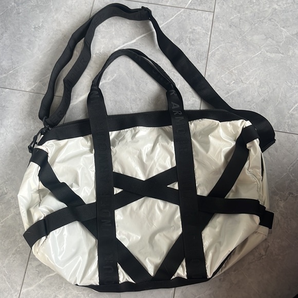 Under Armour This Is It Gym Weekend Duffel Bag - Picture 5 of 7